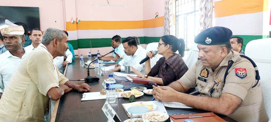 डीएम की अध्यक्षता में तहसील महसी में सम्पन्न हुआ सम्पूर्ण समाधान दिवस