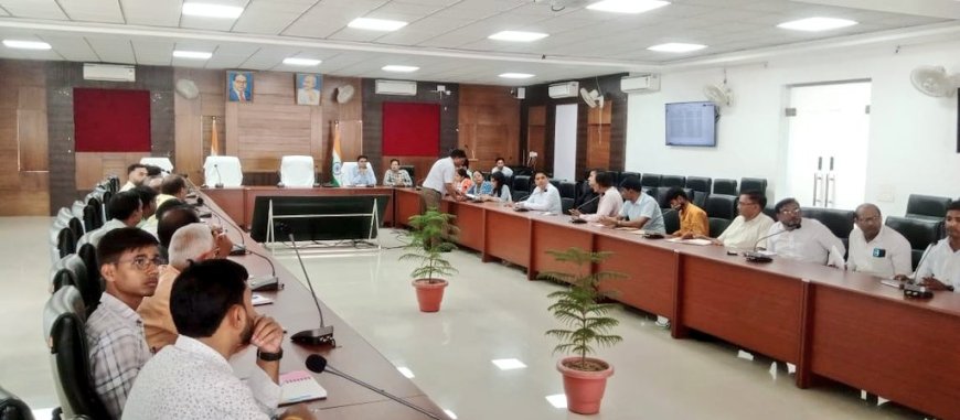 ई-ऑफिस कार्य प्रणाली पर अधिकारियों और कर्मचारियों को दिया गया प्रशिक्षण