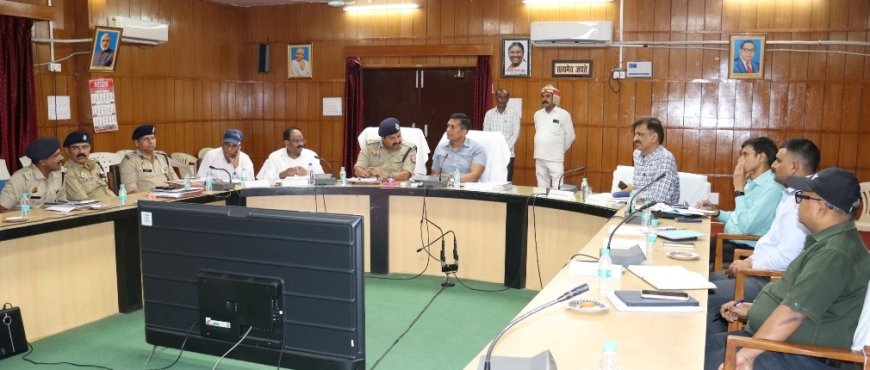 मण्डलायुक्त ने किया मण्डलीय सड़क सुरक्षा समिति की समीक्षा