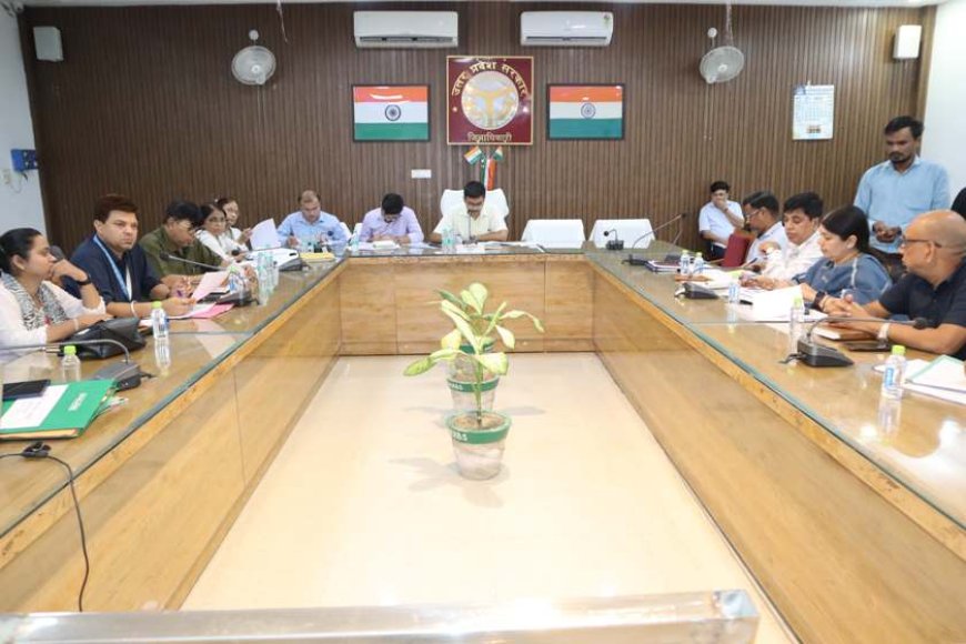 जिलाधिकारी की अध्यक्षता में आयोजित हुई जिला स्वास्थ्य समिति की बैठक