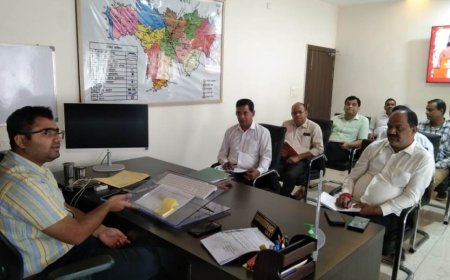 सीडीओ ने की हर घर तिरंगा रैली एवं विभाजन विभीषिका दिवस कार्यक्रम की तैयारियों की समीक्षा