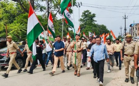 पुलिस लाइन से कलेक्ट्रेट परिसर तक निकाली गई तिरंगा रैली