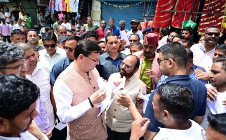 सीएम धामी ने आपदा प्रभावितों की सुनी समस्याएं, हर संभव सहायता का दिया आश्वासन