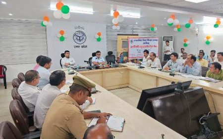 डीएम ने एडेड एवं राजकीय विद्यालयों के प्रधानाचार्यों के साथ की अंतर्विभागीय बहुउद्देश्यीय बैठक