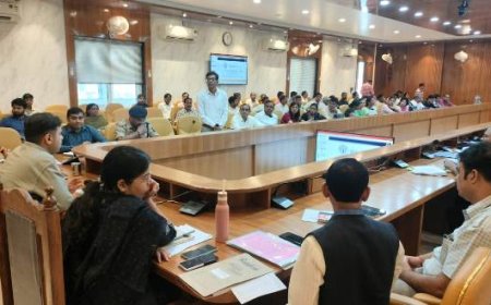 परीक्षा केंद्रों का निरीक्षण कर आवश्यक सुविधाएं सुनिश्चित करा ली जाएं - जिलाधिकारी