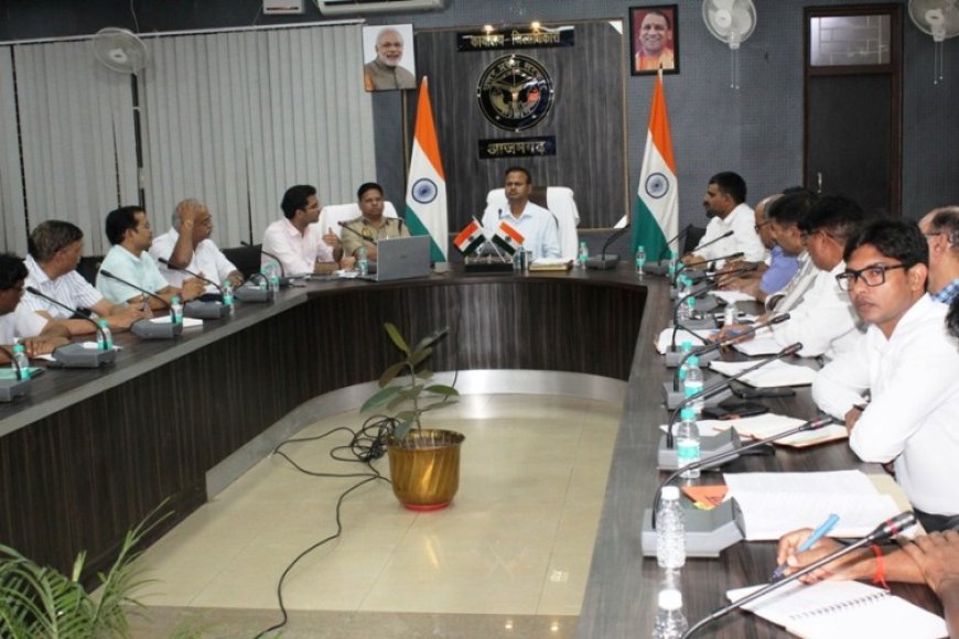 सरकारी तथा गैर-सरकारी इमारतों/भवनो पर राष्ट्रीय ध्वज फहराया जाये - जिलाधिकारी