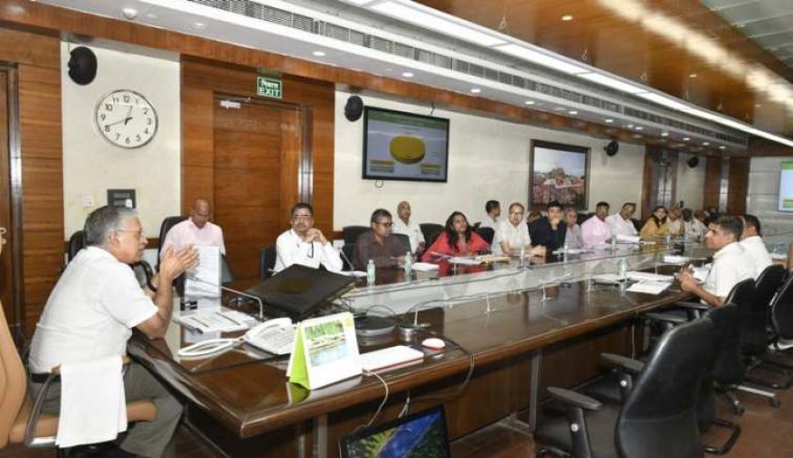 मुख्य सचिव की अध्यक्षता में प्रधानमंत्री आवास योजना-ग्रामीण की समीक्षा बैठक संपन्न