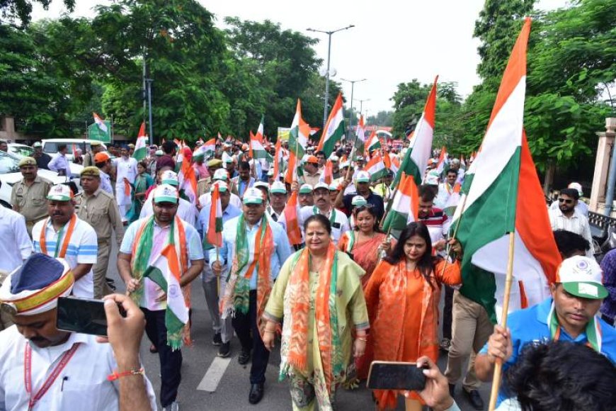 तिरंगा यात्रा में उमड़ा जनसैलाब