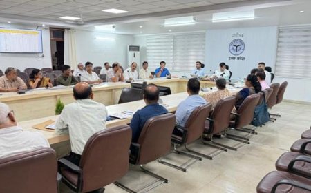 पोषण योजनाओं की समीक्षा में लापरवाह अधिकारियों पर डीएम सख्त