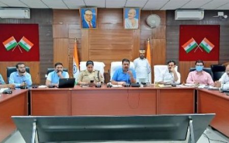 आइजीआरएस पोर्टल पर प्राप्त शिकायतों के गुणवत्तापूर्ण निस्तारण को लेकर जिलाधिकारी ने की बैठक