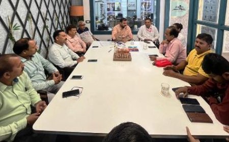 स्मॉल एंड मीडियम न्यूजपेपर्स फेडरेशन की बैठक में कई गंभीर मुद्दों पर हुई चर्चा