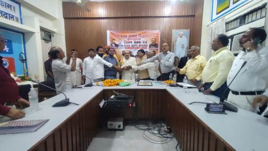 विशेष बैठक एवं शपथ समारोह में बोले, प्रेस क्लब सिद्धार्थनगर की आवाज बनेंगे - विधायक ध्रुव त्रिपाठी