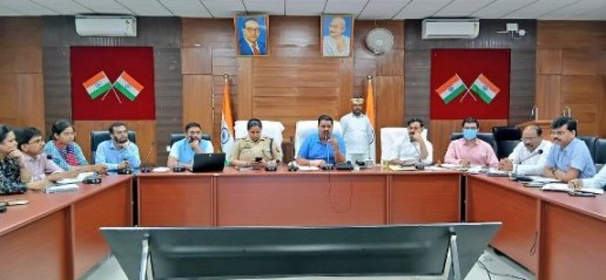 आइजीआरएस पोर्टल पर प्राप्त शिकायतों के गुणवत्तापूर्ण निस्तारण को लेकर जिलाधिकारी ने की बैठक