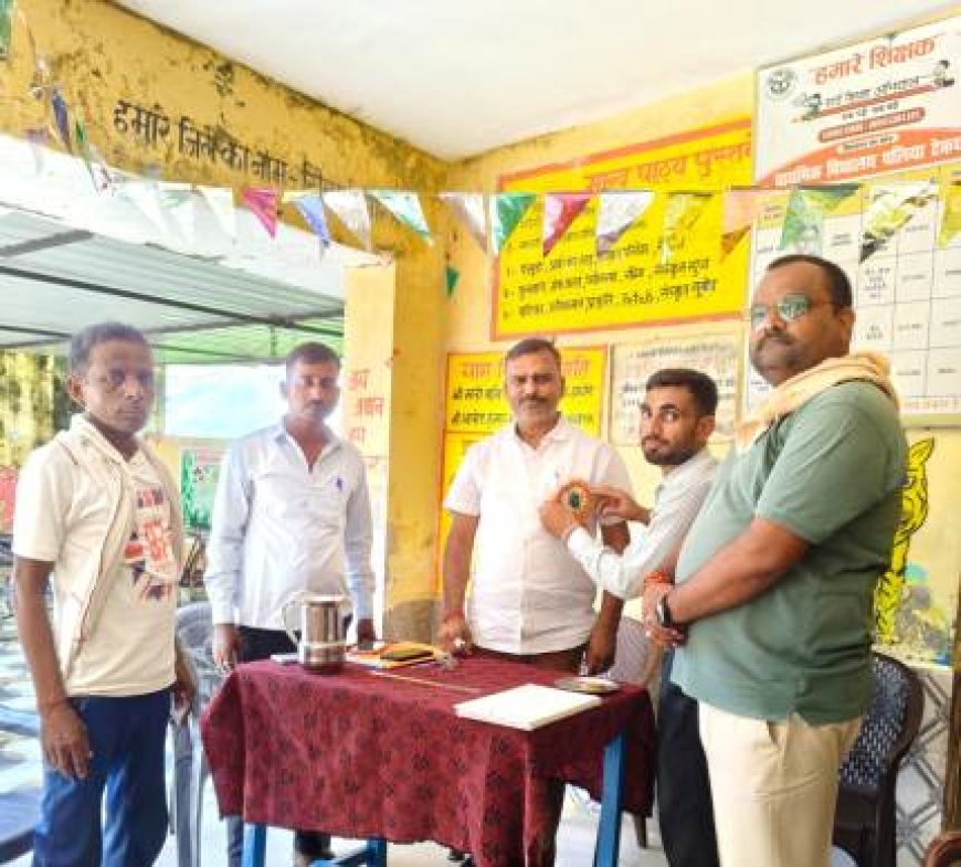 प्राथमिक विधालय पलिया टेकधर में नन्हे-मुन्नों ने बिखेरी प्रतिभा की चमक