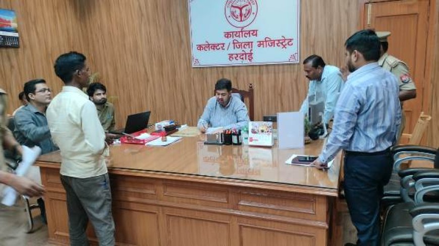 जिलाधिकारी ने जनसुनवाई में सुनी 81 शिकायतें