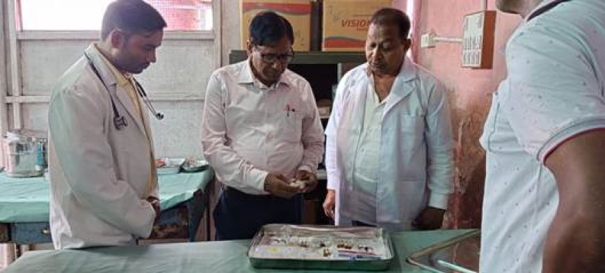 मुख्य चिकित्साधिकारी ने प्राथमिक स्वास्थ्य केन्द्र रानी का सराय का किया औचक निरीक्षण