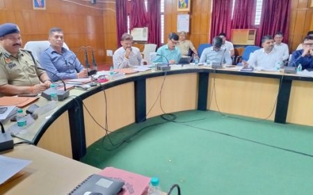 मंडलायुक्त ने की मंडलीय कानून व्यवस्था की समीक्षा