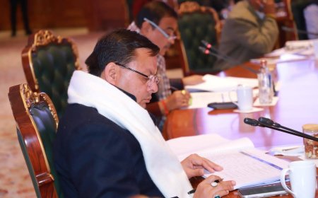 केंद्रीय सड़क परिवहन एवं राजमार्ग मंत्री की अध्यक्षता में आयोजित राष्ट्रीय राजमार्ग परियोजनाओं की हुई समीक्षा