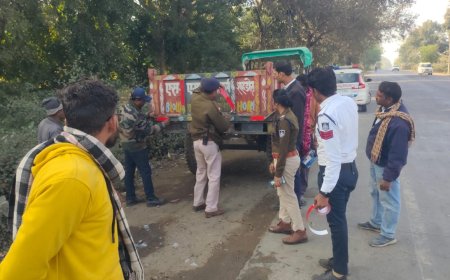 वाहनों में लगाए गए रेट्रो रिफ्लेक्टर रेडियम टेप, यातायात पुलिस ने चलाई मुहिम