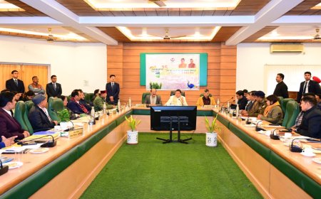 सीएम धामी ने की देहरादून जनपद के विकास कार्यों की समीक्षा