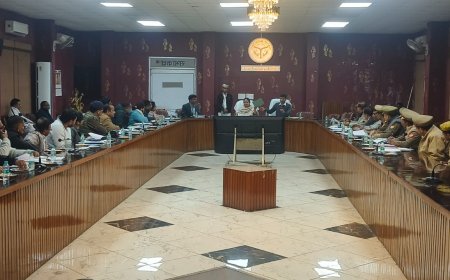 मण्डलायुक्त ने सड़क दुर्घटनाओं में कमी लाने के लिये समन्वित एवं प्रभावी प्रयास करने के दिए निर्देश