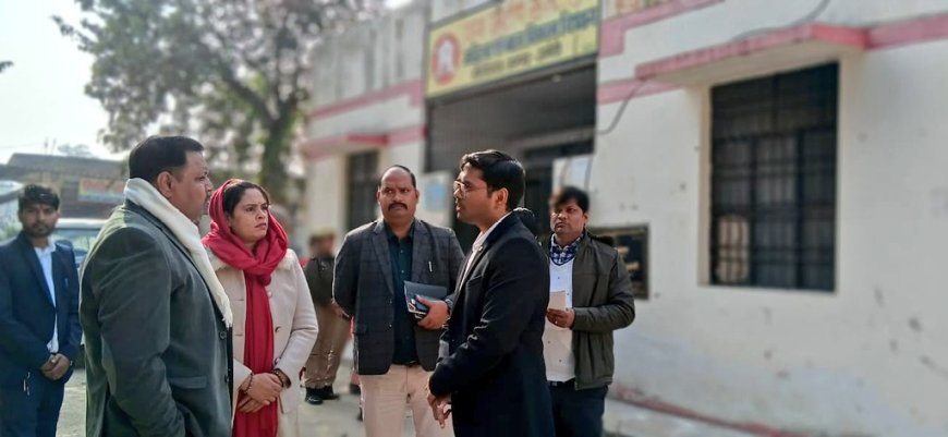 जिलाधिकारी ने वन स्टॉप सेंटर का किया निरीक्षण