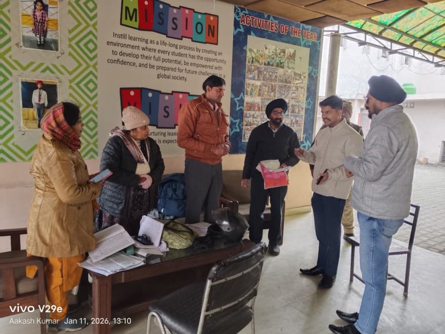 मण्डलायुक्त ने किया बागपत एवं शामली के बूथों का निरीक्षण, देखी व्यवस्थाएं, दिए निर्देश