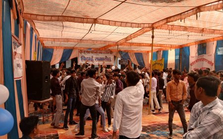 इंटर के छात्र-छात्राओं की भव्य तरीके से की गई विदाई पार्टी