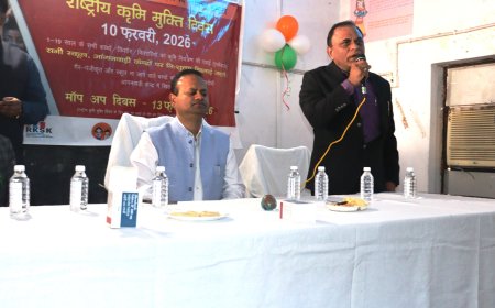 कृमि संक्रमण से सुरक्षित रखने के उद्देश्य से जिलाधिकारी ने छात्र-छात्राओं को अल्बेन्डाजोल की दवा खिलाकर राष्ट्रीय कृमि मुक्ति दिवस का किया शुभारम्भ