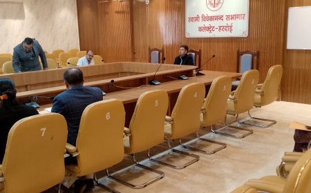 वर्ष में एक बार पुस्तकालय सप्ताह का आयोजन करायें - जिलाधिकारी