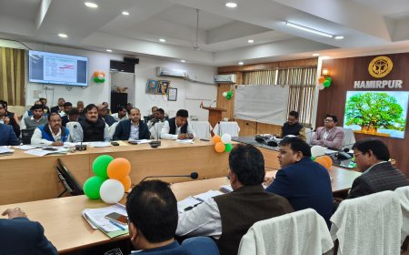 सरकार के विकास प्राथमिकता कार्यक्रमों के मूल्यांकन की समीक्षा बैठक सम्पन्न