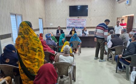 विकास खण्ड पल्हनी में कल्याणकारी योजनाओं के प्रचार-प्रसार हेतु शिविर का किया गया आयोजन