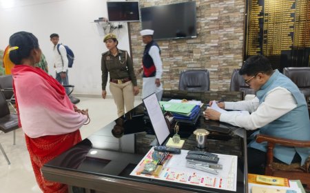 डीएम ने जनसुनवाई दौरान सुनी फरियादियों की समस्याएं