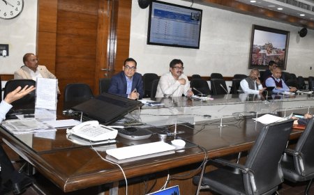 मुख्य सचिव ने की विभिन्न प्राधिकरणों, आवास विकास परिषद द्वारा अर्जित, विकसित एवं आवंटित भूमि की प्रगति की समीक्षा