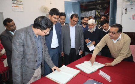 मंडलायुक्त द्वारा कलेक्ट्रेट, तहसील सदर एवं विकासखंड बलियाखेड़ी का किया गया निरीक्षण