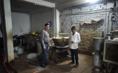 होली पर्व के दृष्टिगत खाद्य सुरक्षा विभाग का विशेष अभियान, विभिन्न प्रतिष्ठानों से लिए गए नमूने