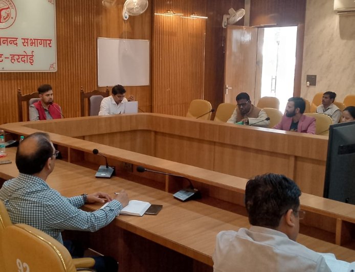 कराये गये वृक्षारोपण की फोटोयुक्त आख्या प्रेषित करें - अनुनय झा