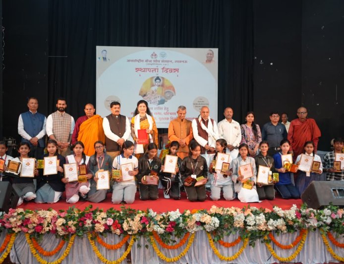 अंतर्राष्ट्रीय बौद्ध शोध संस्थान उत्तर प्रदेश की स्थापना दिवस पर आयोजित हुआ कार्यक्रम