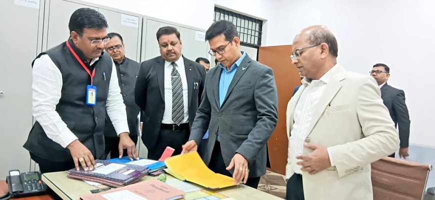 मंडलायुक्त अयोध्या मण्डल का अमेठी में कलेक्ट्रेट व तहसील तिलोई की व्यवस्थाओं का लिया जायजा