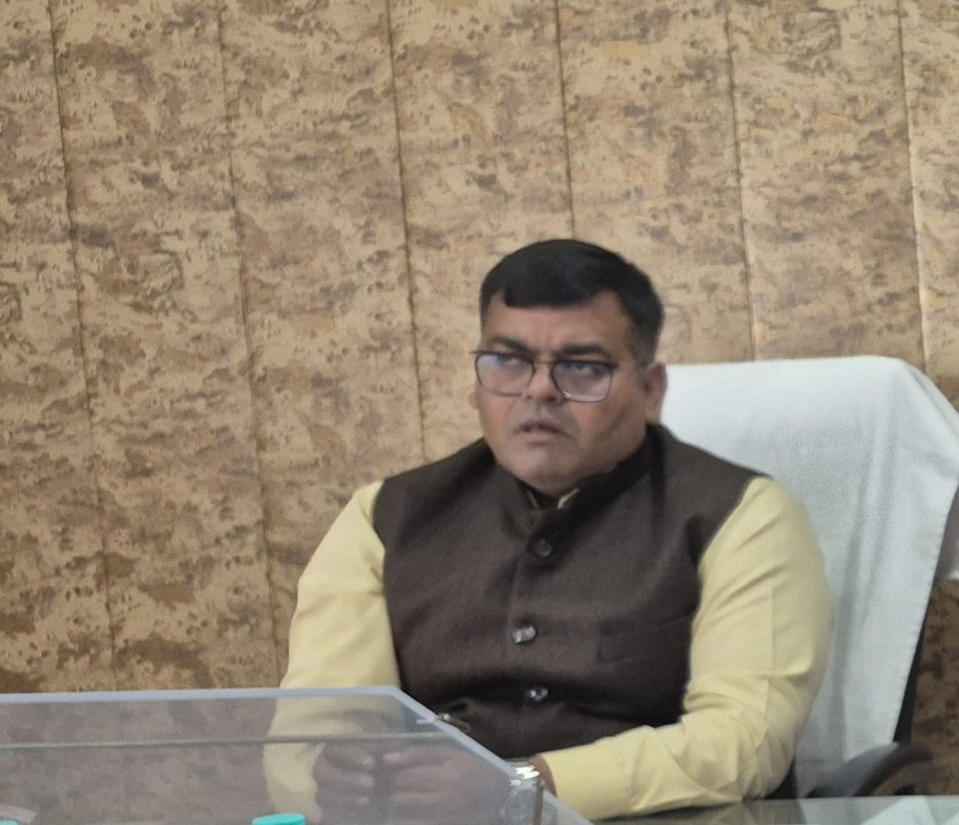 एक्सपायरी दवाओं पर जीरो टॉलरेंस: लापरवाही पर होगी कड़ी कार्रवाई - जिलाधिकारी