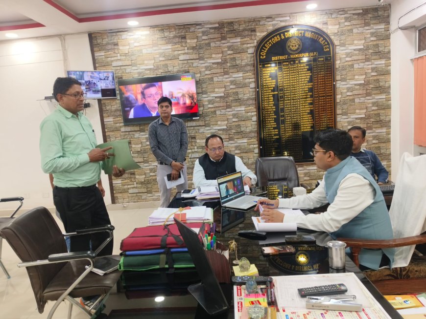 डीएम ने जनसुनवाई में शिकायतों का किया निस्तारण