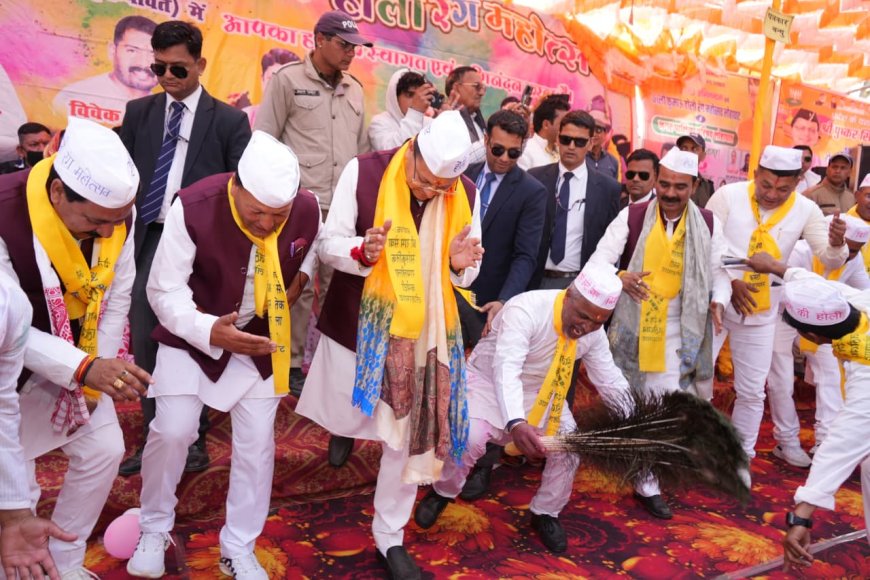 लोहाघाट होली रंग महोत्सव में शामिल हुए सीएम धामी