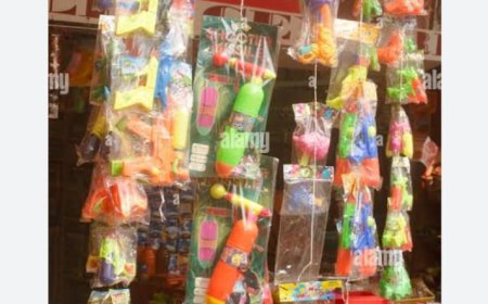 होली पर पिचकारी के रूप में आए हथियार, बरसाएंगे रंग