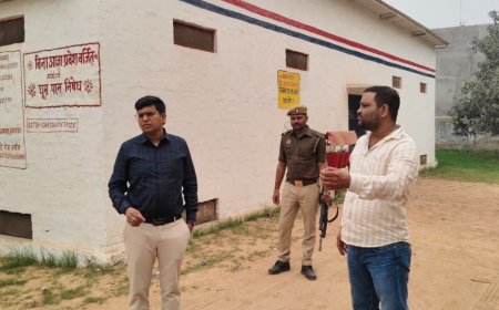 जिलाधिकारी ने जनपद में उपभोक्ताओं को गैस आपूर्ति व्यवस्था को सुचारु बनाए रखने के उद्देश्य से आर्शीवाद गैस सर्विस का किया औचक निरीक्षण