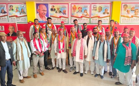 सपा जिलाध्यक्ष की अध्यक्षता में लोगों ने ग्रहण की सदस्यता