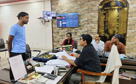 जिलाधिकारी ने जनसुनवाई कर सुनीं जन समान्य की शिकायतें