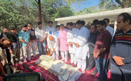 स्व0 हरीश राणा के पार्थिव शरीर के अंतिम दर्शन करने पहुंचे अजय राय