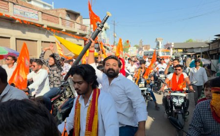 जय श्रीराम के नारों के साथ नवयुवकों ने निकाली बाइक यात्रा