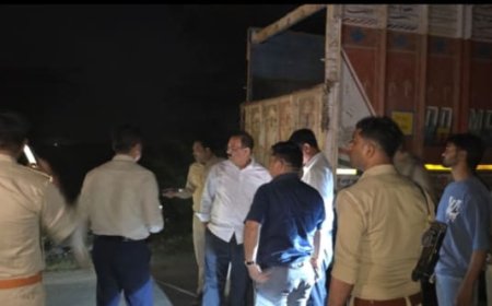 भाजपा जिलाध्यक्ष ने रोके मौरंग के अवैध परिवहन के ट्रक