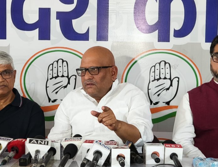 मनरेगा मजदूरों एवं कर्मियों के बकाया राशि का तुरन्त भुगतान करें प्रदेश सरकार - अजय राय